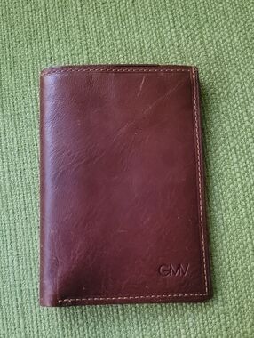 GanMarcoVenturi Brown Leather Passport Wallet - Classic Men's Accessory